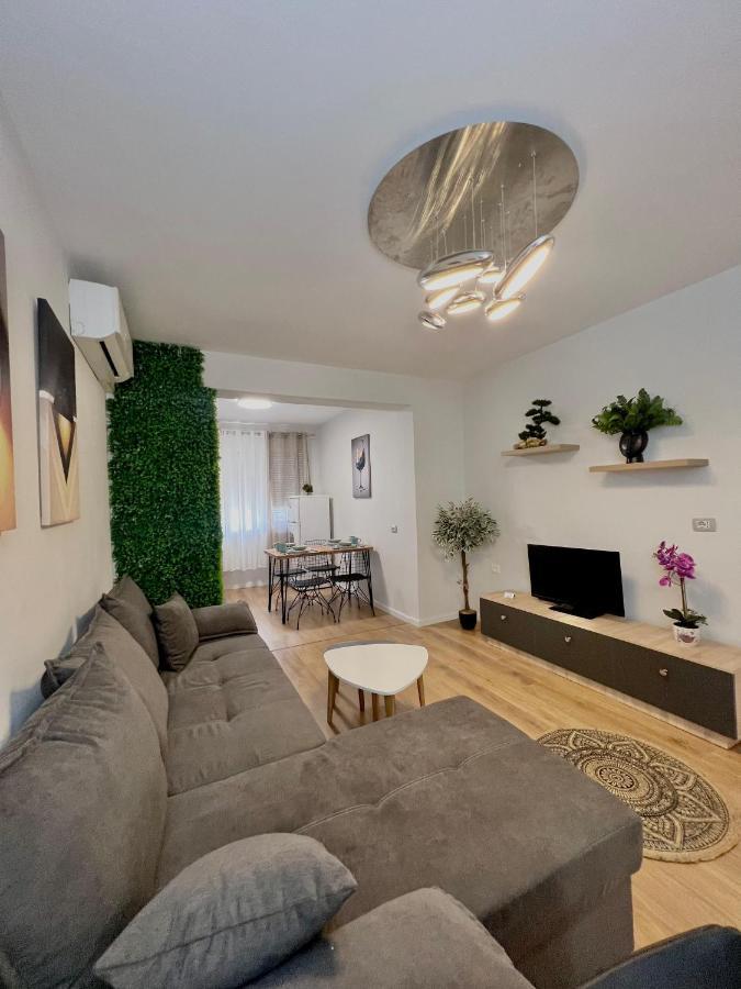 Pine Apartment Тирана Екстер'єр фото