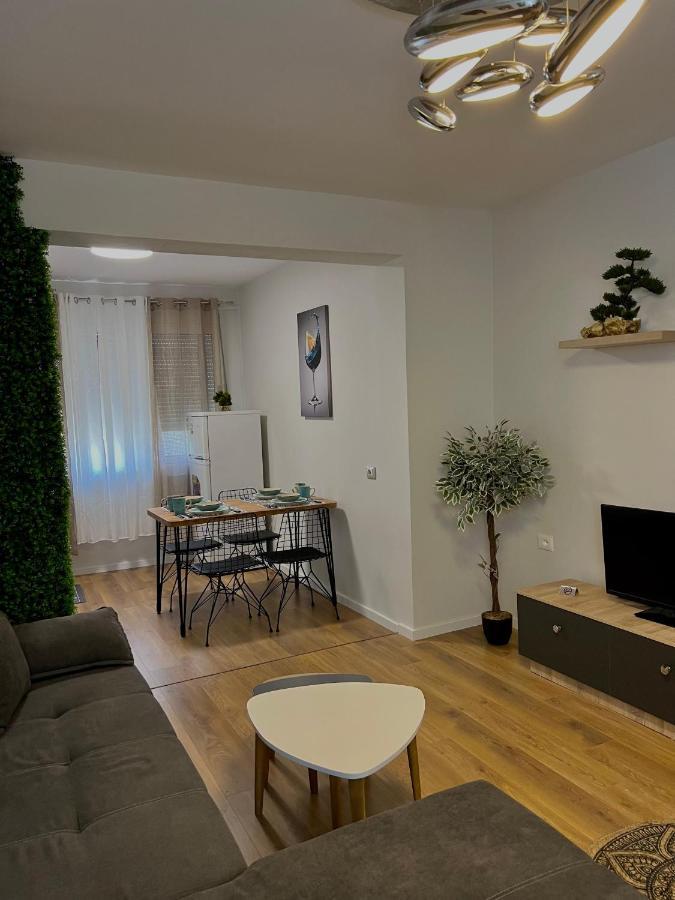 Pine Apartment Тирана Екстер'єр фото