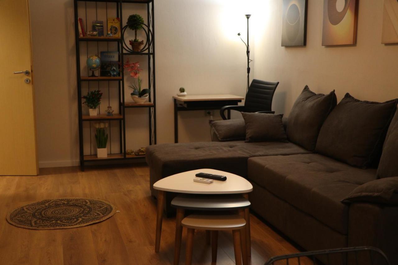 Pine Apartment Тирана Екстер'єр фото